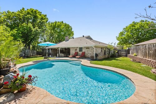 7028 Oakfield Corner Ct, North Richland Hills, TX, 76182-7727 | Card Image