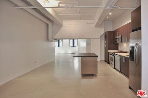 m02-849 S Broadway, Los Angeles, CA, 90014 | Card Image