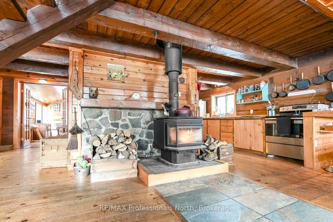 1015 Calbrett Rd, House other with 1 bedrooms, 1 bathrooms and 5 parking in Haliburton ON | Image 5