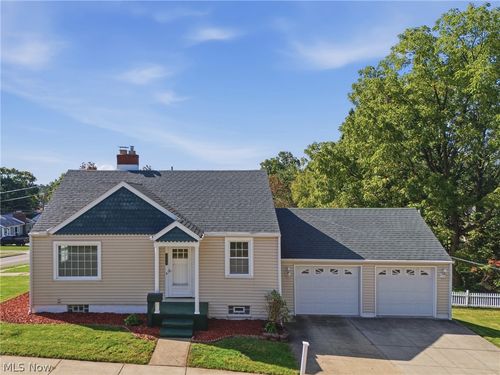 105 Donner Ave Nw, North Canton, OH, 44720-2703 | Card Image