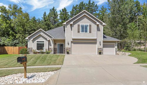 5028 Shadowridge Dr, Manhattan, KS, 66503-8632 | Card Image