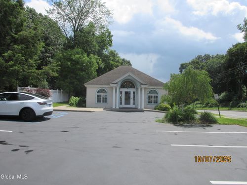 144 South St, Glens Falls, NY, 12801-4321 | Card Image