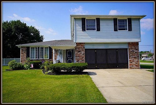 4 Windtree Ln, West Seneca, NY, 14224-1318 | Card Image