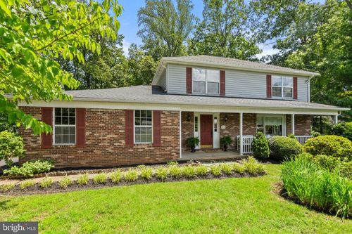 5761 Wilshire Dr, Warrenton, VA, 20187-9246 | Card Image