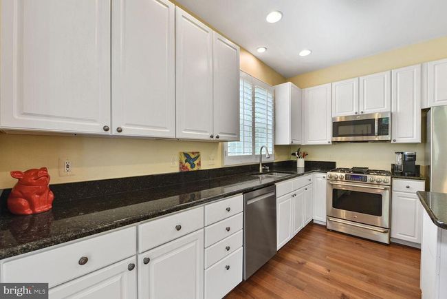 1249 Wild Hawthorn Way, Townhouse with 3 bedrooms, 4 bathrooms and null parking in RESTON VA | Image 12