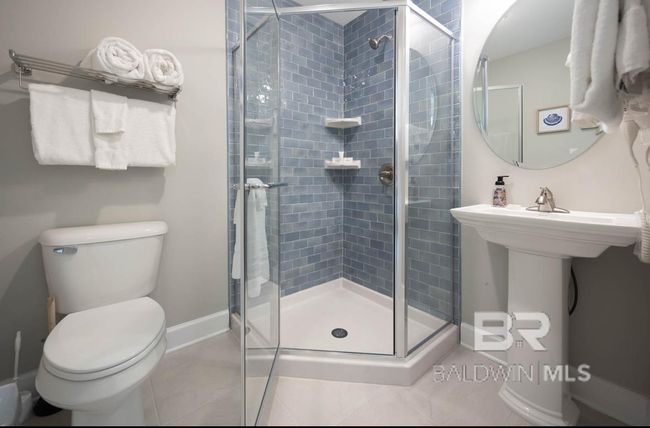 Bathroom | Image 14