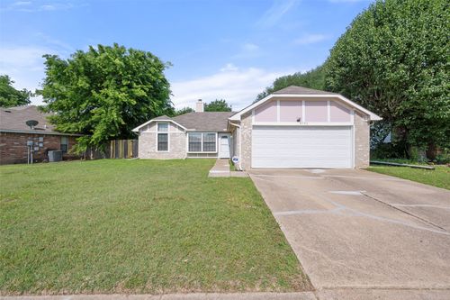 4756 Hollow Tree Dr, Arlington, TX, 76018-1257 | Card Image