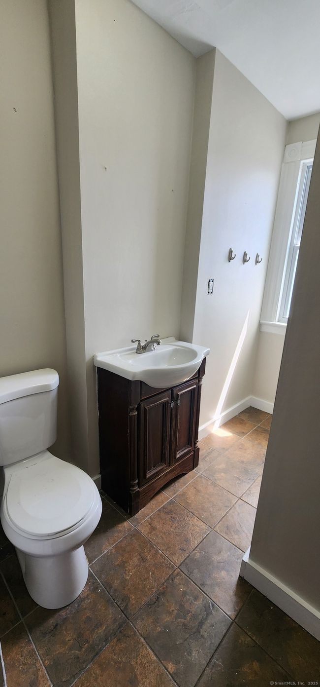 2 - 786 Highland Ave, Home with 2 bedrooms, 1 bathrooms and 2 parking in Waterbury CT | Image 10