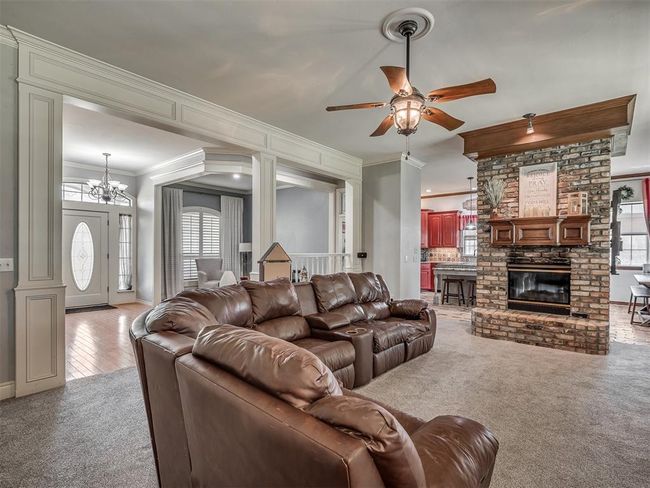 10711 Crystal Creek Dr, House other with 5 bedrooms, 3 bathrooms and null parking in Mustang OK | Image 9