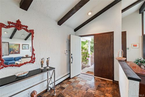 18 Kristi Dr, Jericho, NY, 11753-1309 | Card Image
