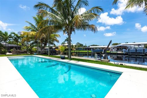 130 Placid Dr, FORT MYERS, FL, 33919-6105 | Card Image
