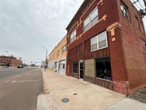 101 W Main St, Sayre, OK, 73662-3301 | Card Image
