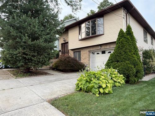 203 Summit Cross, Rutherford, NJ, 07070-2553 | Card Image