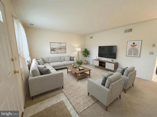 4018-4018 Woodspring Ln, YORK, PA, 17402-7552 | Card Image