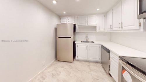 822-500 Three Islands Blvd, Hallandale Beach, FL, 33009-2840 | Card Image