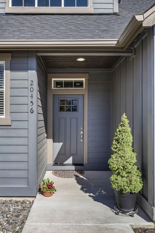 20456 Del Coco Ct, Bend, OR, 97702-9414 | Card Image