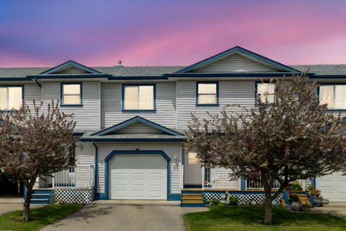 31-33 Stonegate Drive Nw, Airdrie, AB, T4B2V9 | Card Image