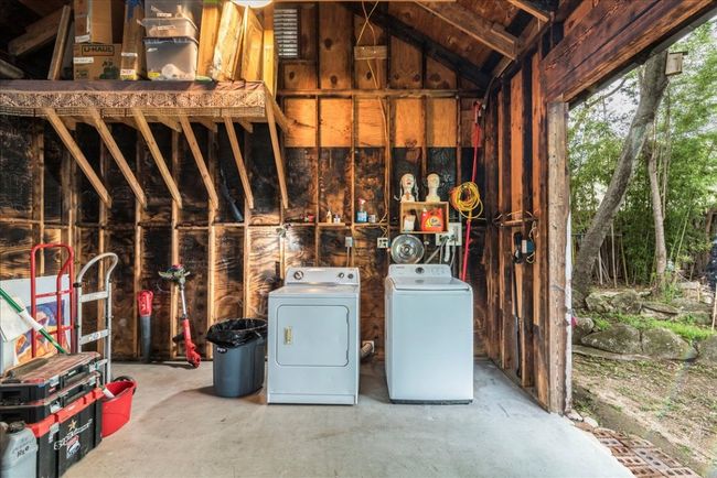 1713 S 5 Th St, House other with 2 bedrooms, 1 bathrooms and 2 parking in Austin TX | Image 21