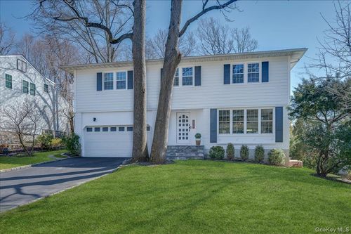 19 Sherwood Dr, Larchmont, NY, 10538-2619 | Card Image
