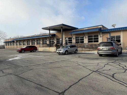 a-4726 N Brady St, Davenport, IA, 52806-3977 | Card Image