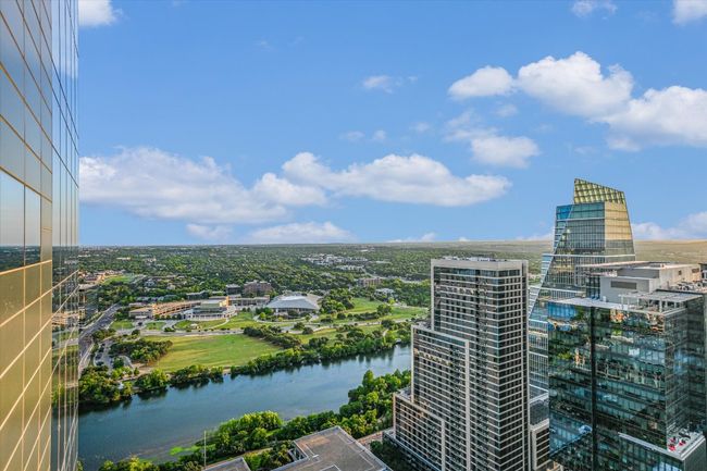 Perfectly positioned in Austin’s coveted Second Street District, The W places you steps from the city’s best dining, shopping, and entertainment. | Image 38