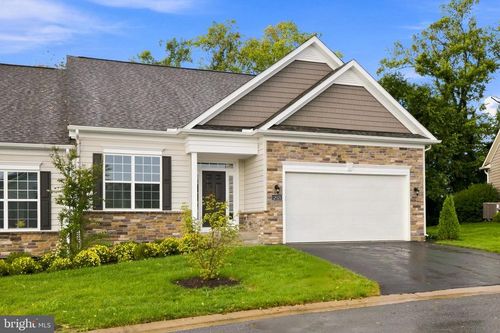 12928 Hawkins Cir, HAGERSTOWN, MD, 21742-2593 | Card Image