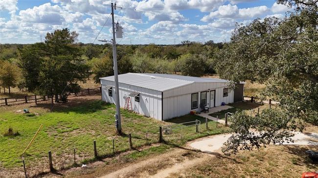 991 Kovar Rd, Home with 4 bedrooms, 2 bathrooms and 4 parking in Flatonia TX | Image 6