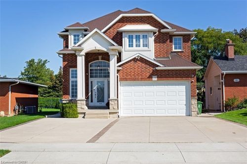29 Chipman Ave, Hamilton, ON, L9A2S9 | Card Image