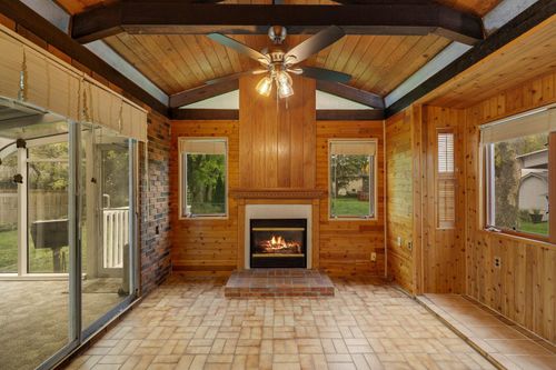 9109 Northwood Pkwy, New Hope, MN, 55427-1620 | Card Image