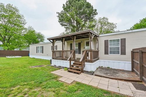 14054 Zenith St, Glenpool, OK, 74033-3427 | Card Image