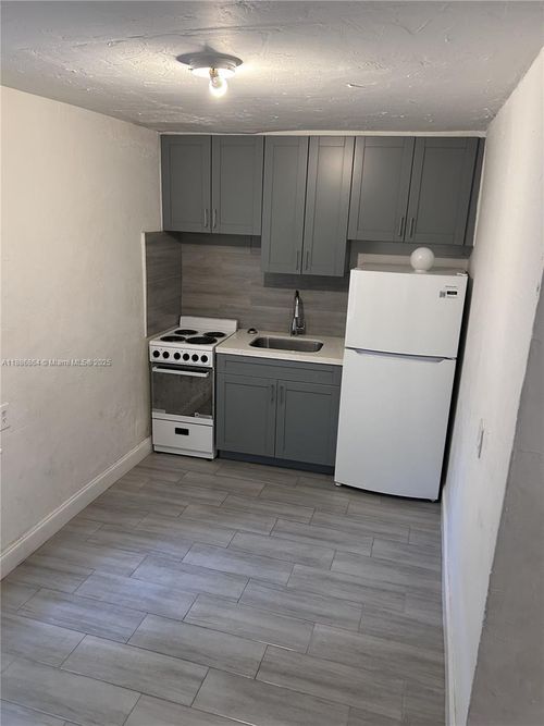 apt-4-9301 Nw 4th Ave, Miami, FL, 33150-2114 | Card Image