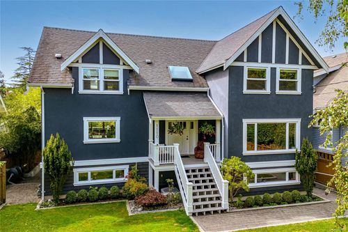 1110 Newport Ave, Oak Bay, BC, V8S5E4 | Card Image