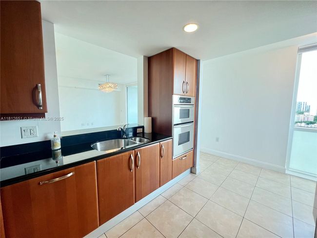 APT-1132 - 19400 Turnberry Way, Condo with 2 bedrooms, 3 bathrooms and null parking in Aventura FL | Image 5