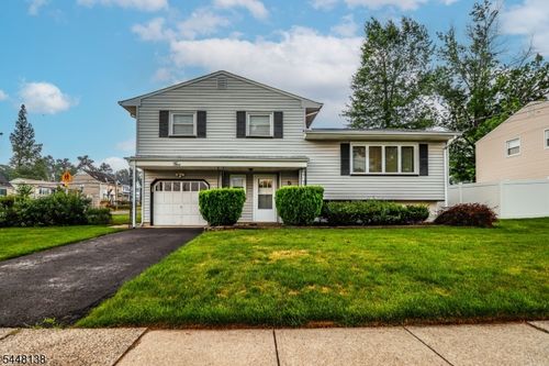 5 Thelma Ct, Colonia, NJ, 07067-1518 | Card Image