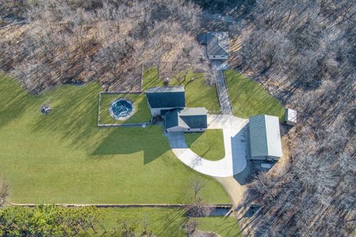 4805 Schneider Dr, Fitchburg, WI, 53575-2231 | Card Image