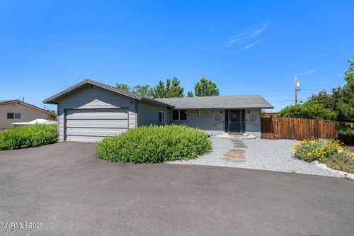 42 S Amanda Cir, Sparks, NV, 89436-6601 | Card Image