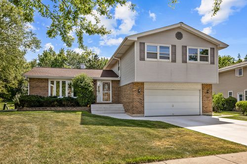 1727 Roosa Ln, Elk Grove Village, IL, 60007-3140 | Card Image
