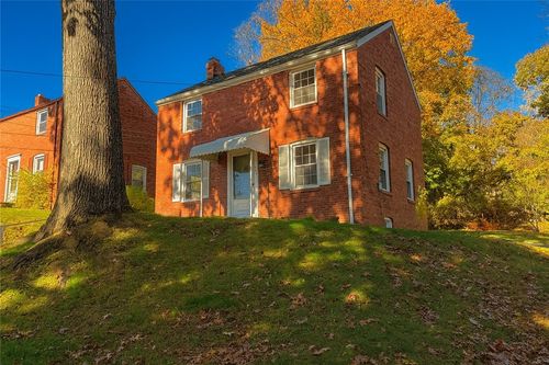 527 E Moody Ave, New Castle, PA, 16105-2430 | Card Image