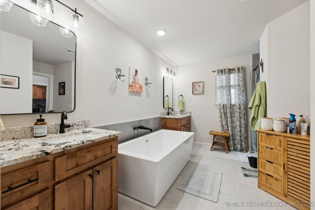 9218 N 141 St East Ave, House other with 3 bedrooms, 2 bathrooms and null parking in Owasso OK | Image 19