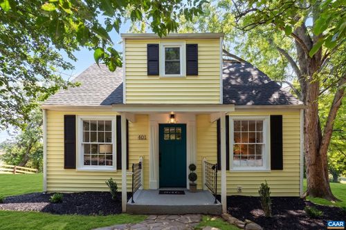 401 Straith St, STAUNTON, VA, 24401-3806 | Card Image