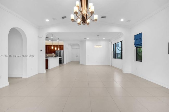1291 Sw 113 Th Way, House other with 3 bedrooms, 3 bathrooms and null parking in Pembroke Pines FL | Image 14