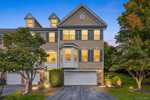 105 Barr Ln, Monroe, NY, 10950-4941 | Card Image