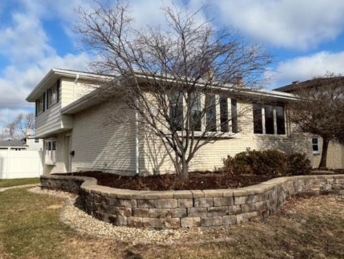 5620 W 99th St, Oak Lawn, IL, 60453-3733 | Card Image