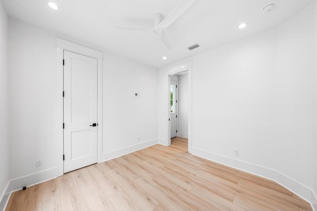 394 Grand Pointe-9 | Image 32