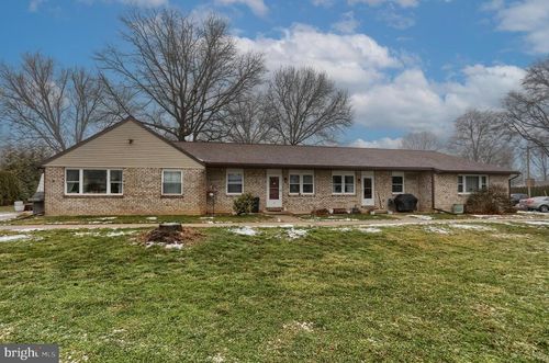 2 Werni Dr, LEBANON, PA, 17042-8013 | Card Image