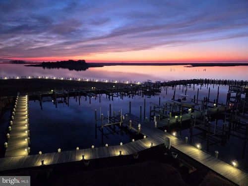 303-101 Williams St, CRISFIELD, MD, 21817-1072 | Card Image