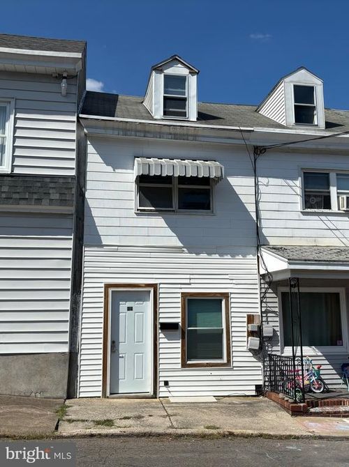 819 Market St, ASHLAND, PA, 17921-1252 | Card Image