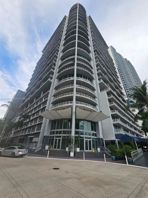 2515-690 Sw 1st Ct, Miami, FL, 33130-2928 | Card Image
