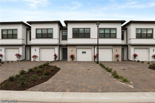 27900 Radiant Ct, BONITA SPRINGS, FL, 34135-3570 | Card Image