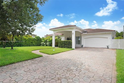 10040 Nw 28th Ter, Doral, FL, 33172-1334 | Card Image